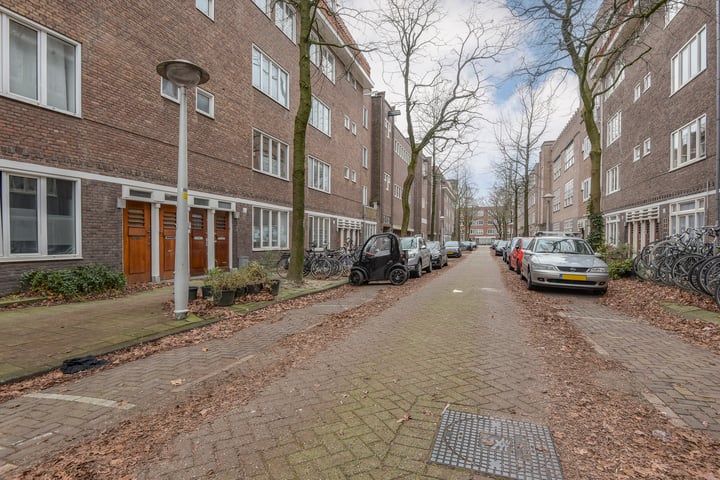 Bekijk foto 21 van IJselstraat 87-H