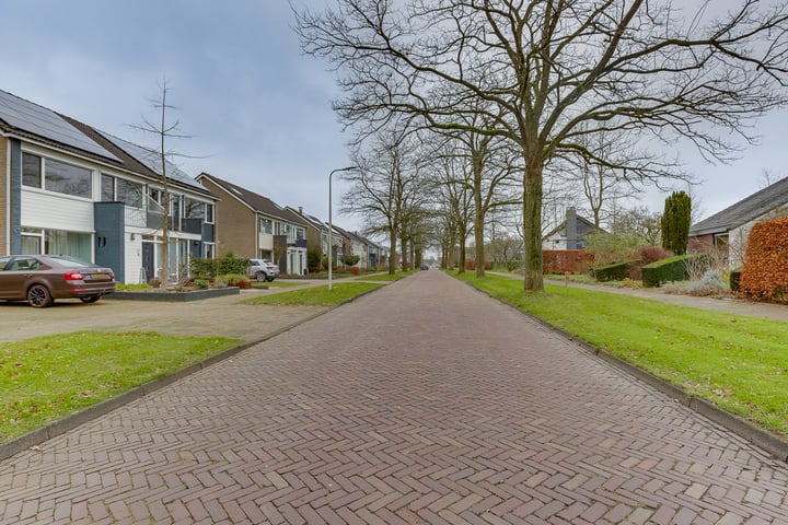 Bekijk foto 36 van Van Lentestraat 60