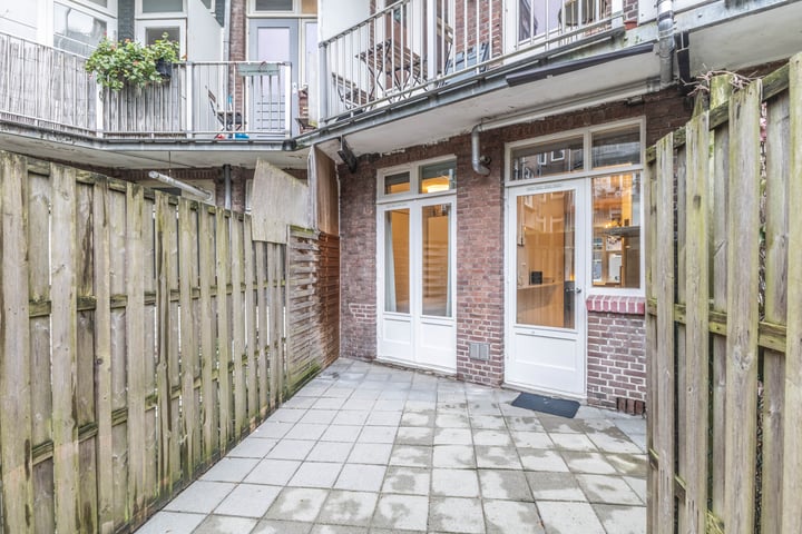 Bekijk foto 4 van Van Boetzelaerstraat 71-H