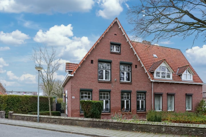 Bekijk foto 1 van Treebeekstraat 59