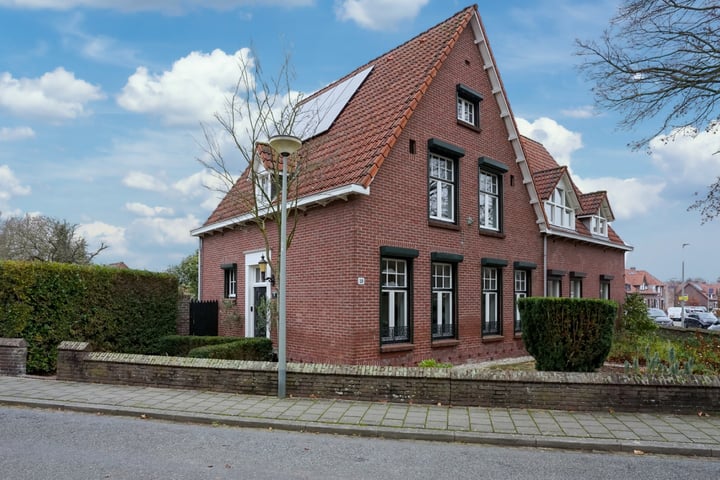 Bekijk foto 38 van Treebeekstraat 59