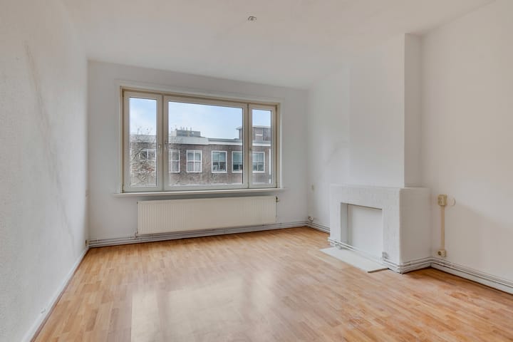 Photo 2 of Meent 76-B