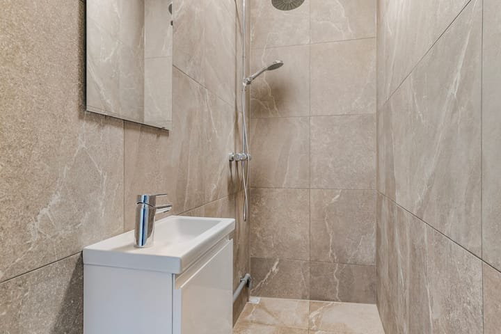 Photo 4 of Meent 76-B