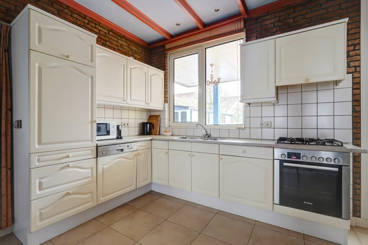 Foto 10 van Holstraat 3