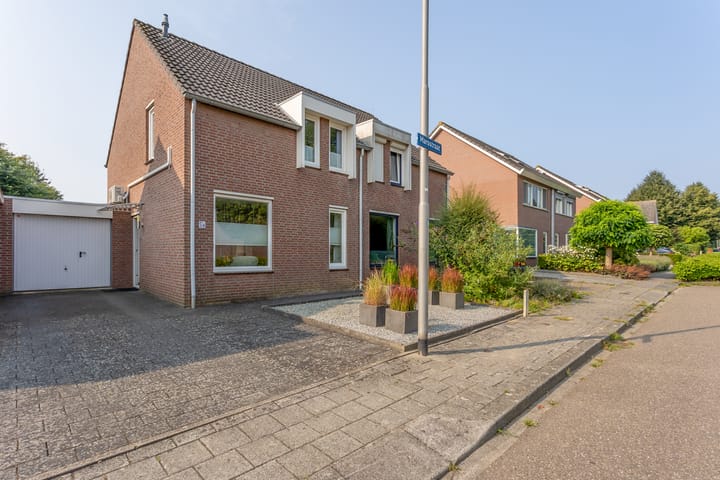 Photo 1 of Marsstraat 54