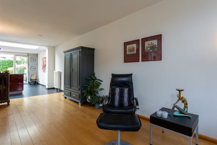 Photo 11 of Marsstraat 54