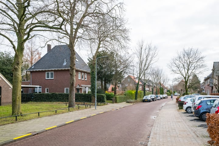 View photo 3 of Burgemeester Tenkinkstraat 3