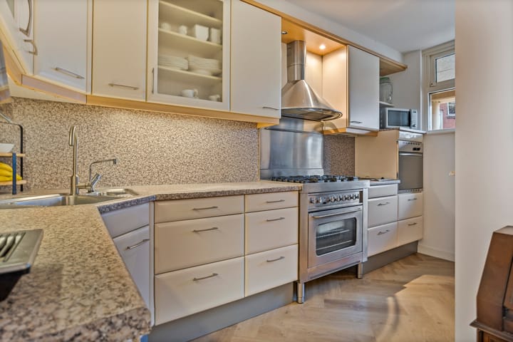 Foto 15 van Saturnus 77