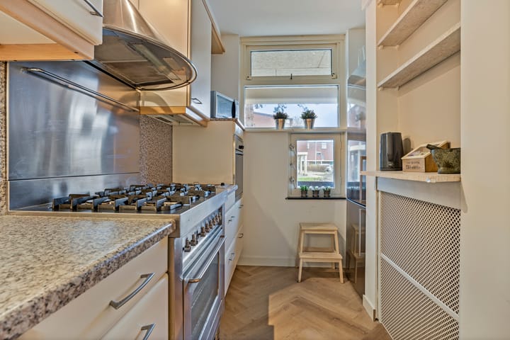 Foto 17 van Saturnus 77