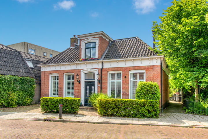 View photo of Middelweg 100