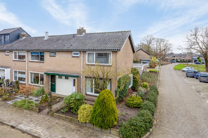 Foto 1 van van Bourlostraat 6