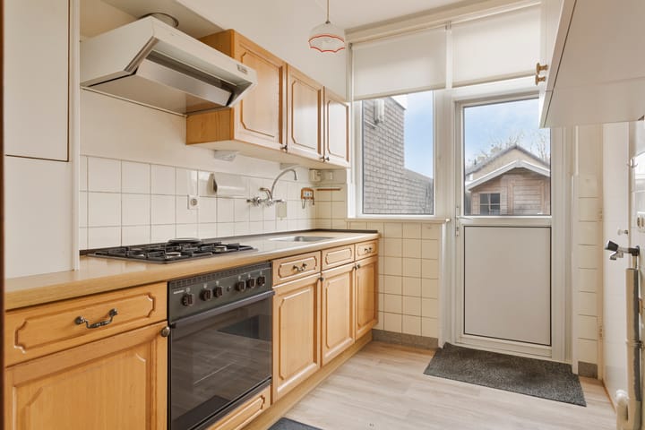 Foto 7 van van Bourlostraat 6