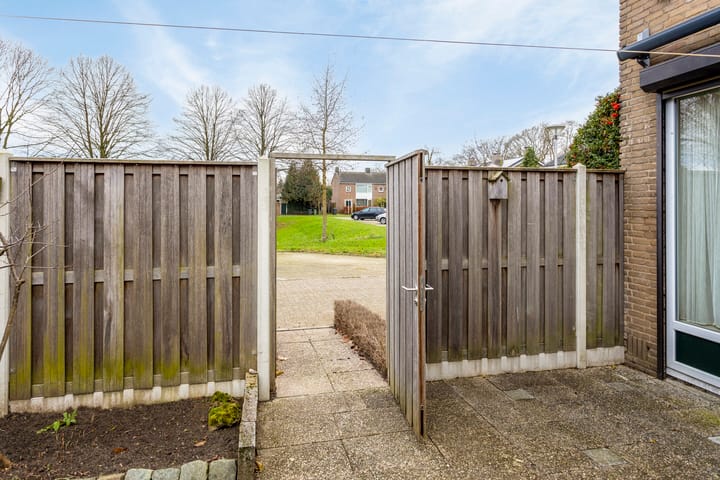 Foto 26 van van Bourlostraat 6