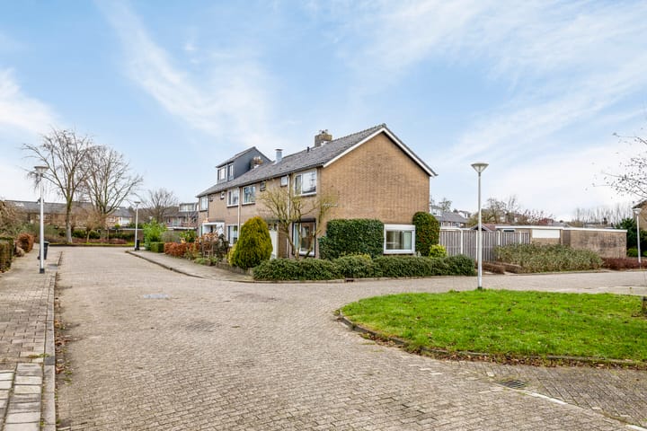 Foto 32 van van Bourlostraat 6