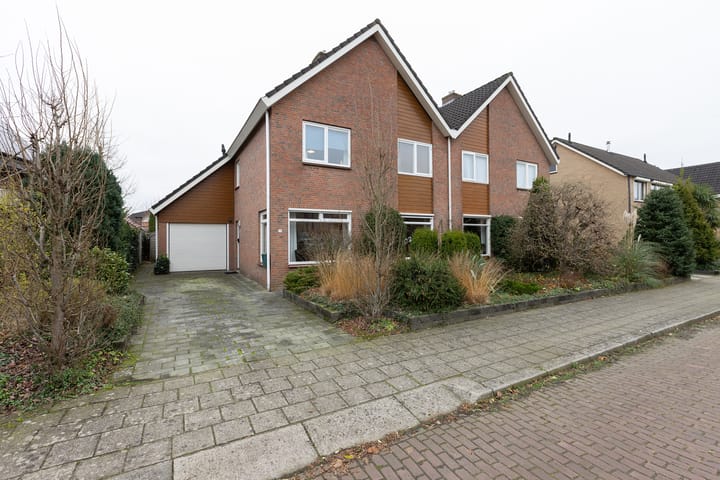 Foto 46 van K.Nieuwenhuizenstraat 12