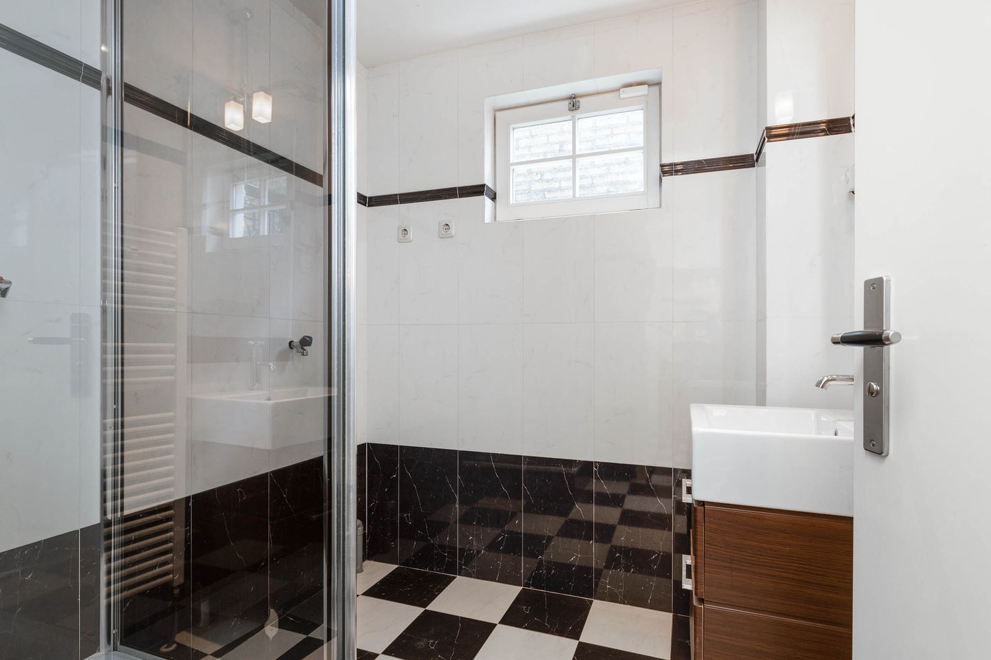 Foto 34 van Lindendriesstraat 1