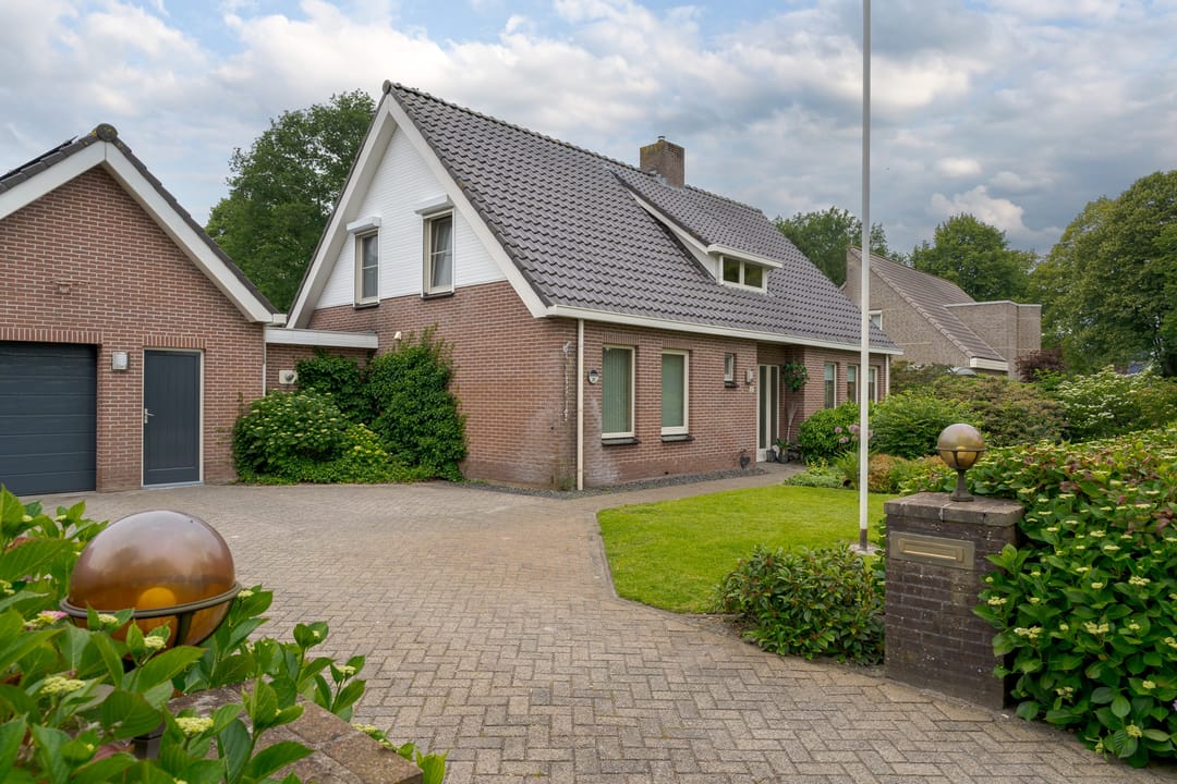 Photo 8 of Oosteinde 31