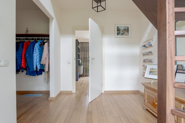 Photo 11 of Oosteinde 31