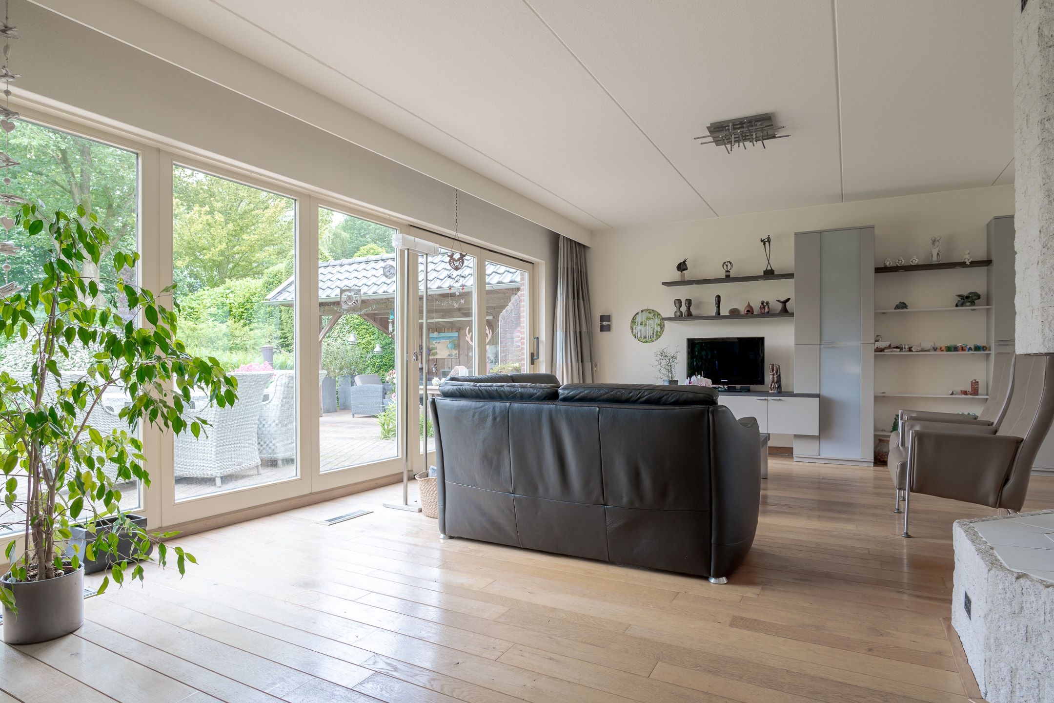 Photo 12 of Oosteinde 31