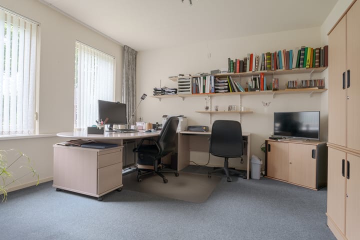 Photo 32 of Oosteinde 31