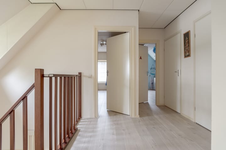 Photo 37 of Oosteinde 31