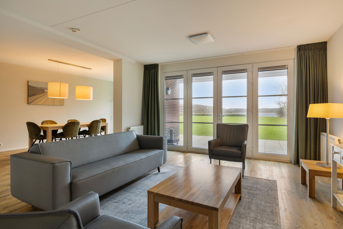 Foto 5 van Charley Tooropstraat 80