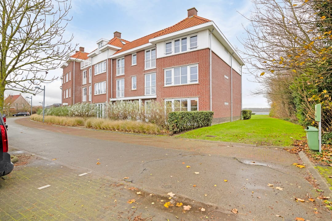 Foto 7 van Charley Tooropstraat 80