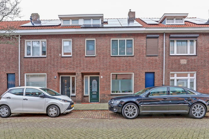 Bekijk foto 1 van Paus Adriaanstraat 5