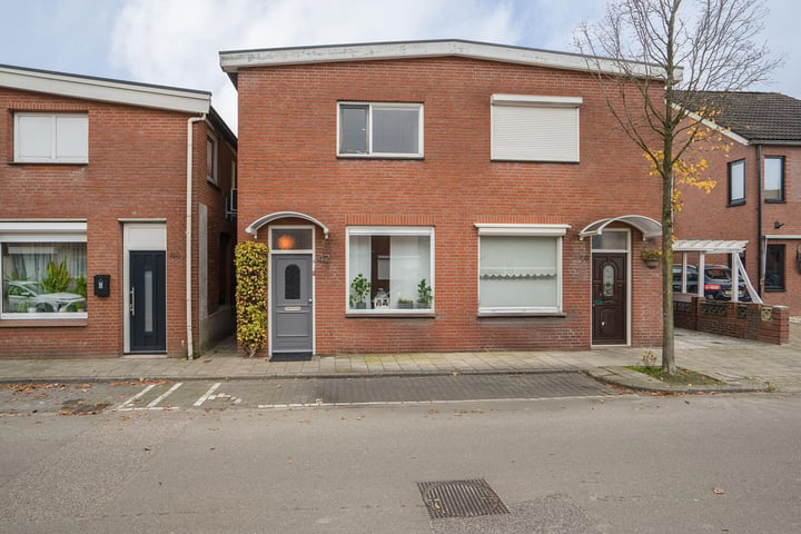 View photo 5 of Veldstraat 42