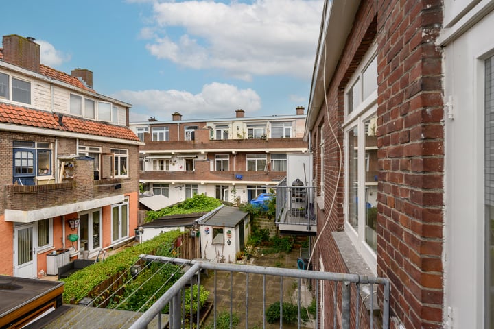 Bekijk foto 21 van Bergmannstraat 13