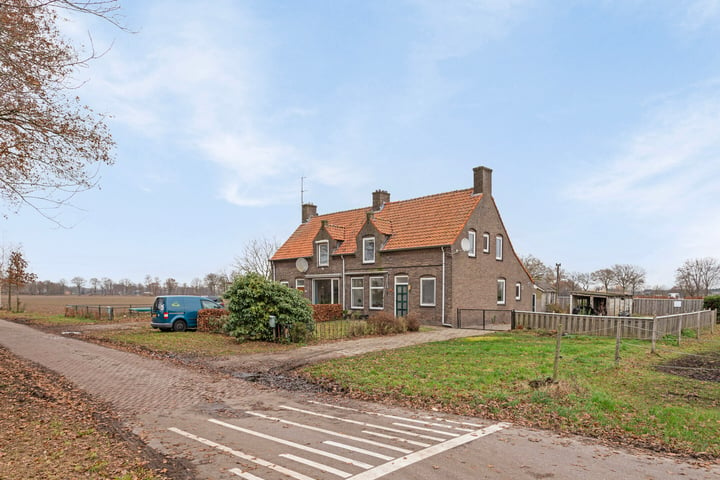 Bekijk foto 1 van Grensweg 25