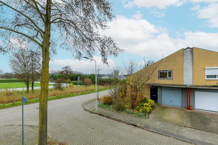 Photo 2 of Mr. Jacob Anton Schorerstraat 42