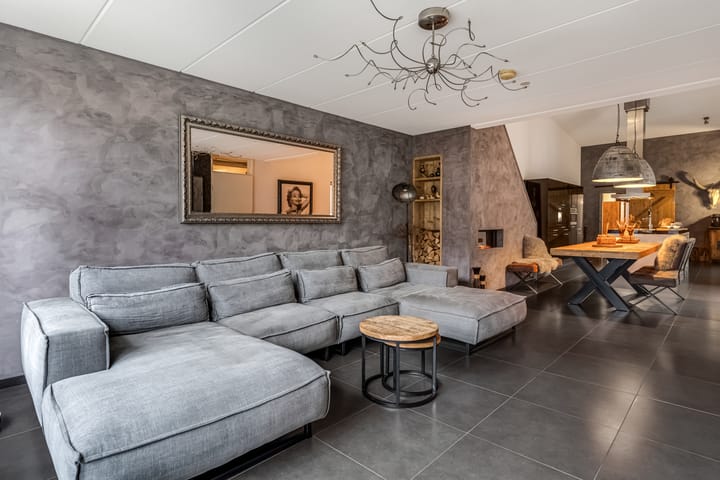 Photo 7 of Claustrum 24