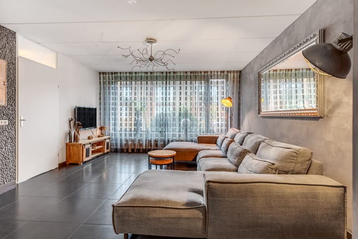 Photo 10 of Claustrum 24