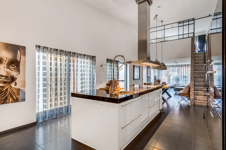 Photo 13 of Claustrum 24