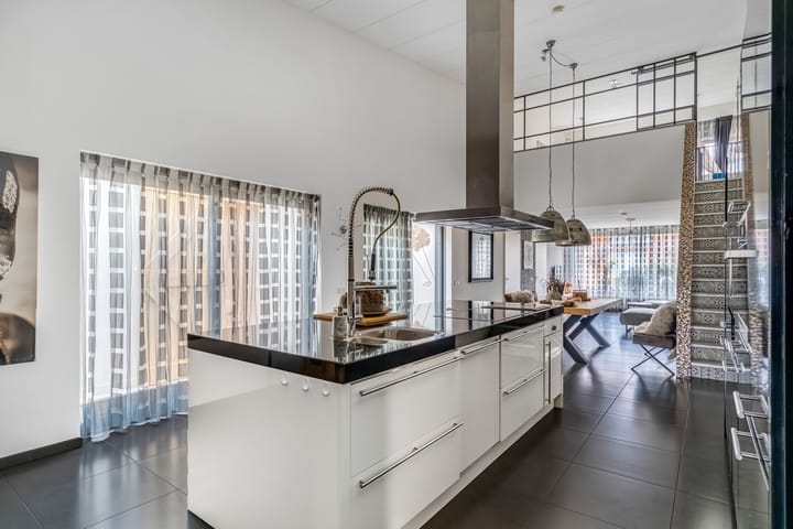 Photo 20 of Claustrum 24