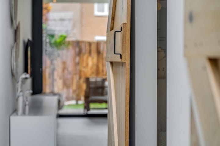 Photo 35 of Claustrum 24