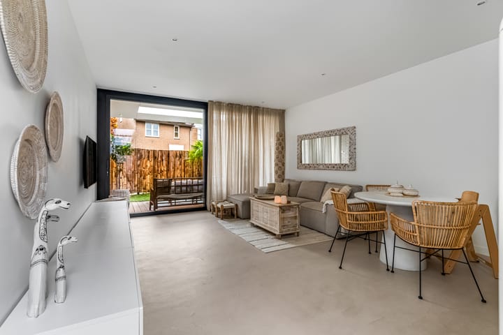 Photo 36 of Claustrum 24