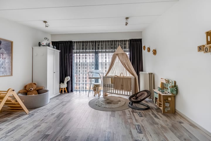 Photo 42 of Claustrum 24