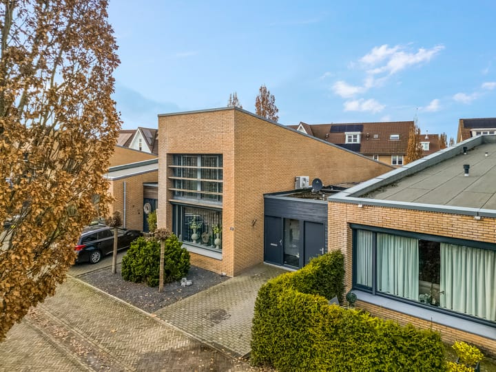 Photo 56 of Claustrum 24