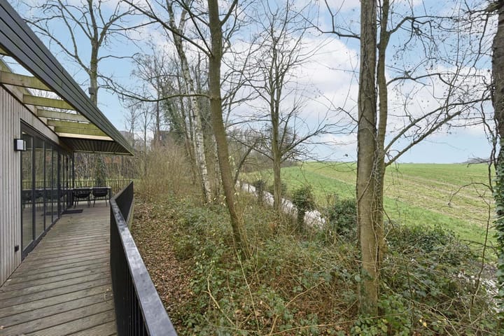 Photo 2 of Euverem 52-25