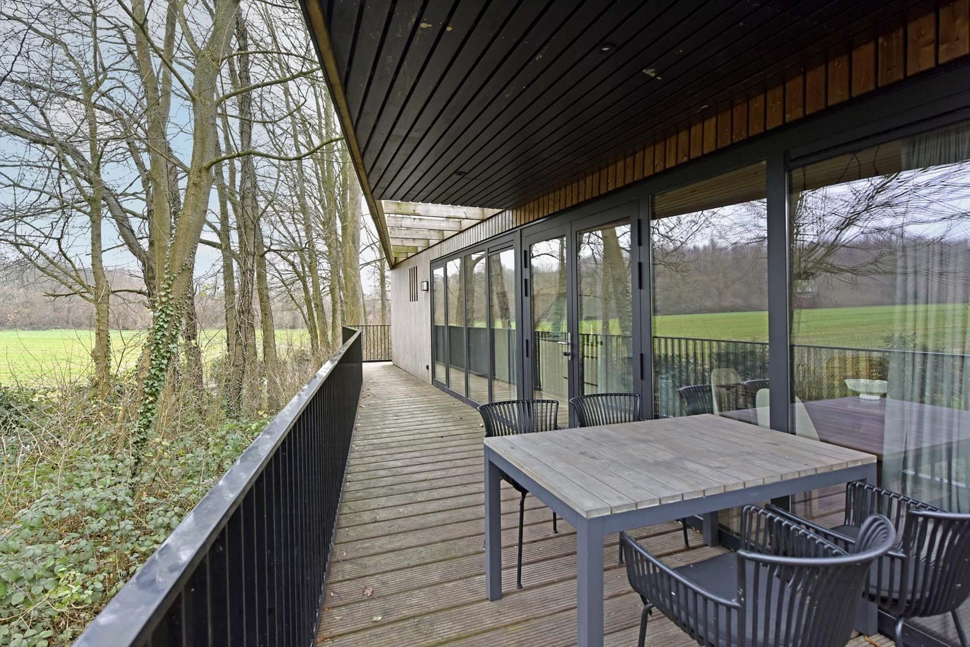 Photo 21 of Euverem 52-25