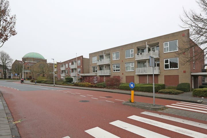 Bekijk foto 3 van Alma Tademastraat 43