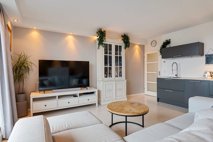 Photo 11 of Westvest 125