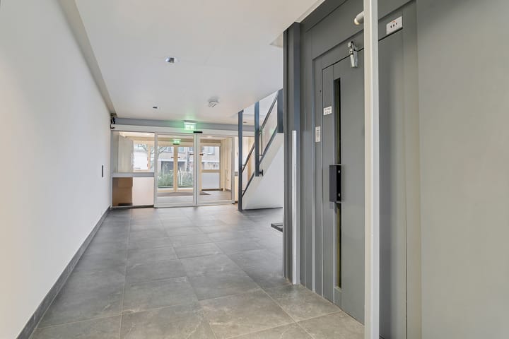 Photo 35 of Westvest 125