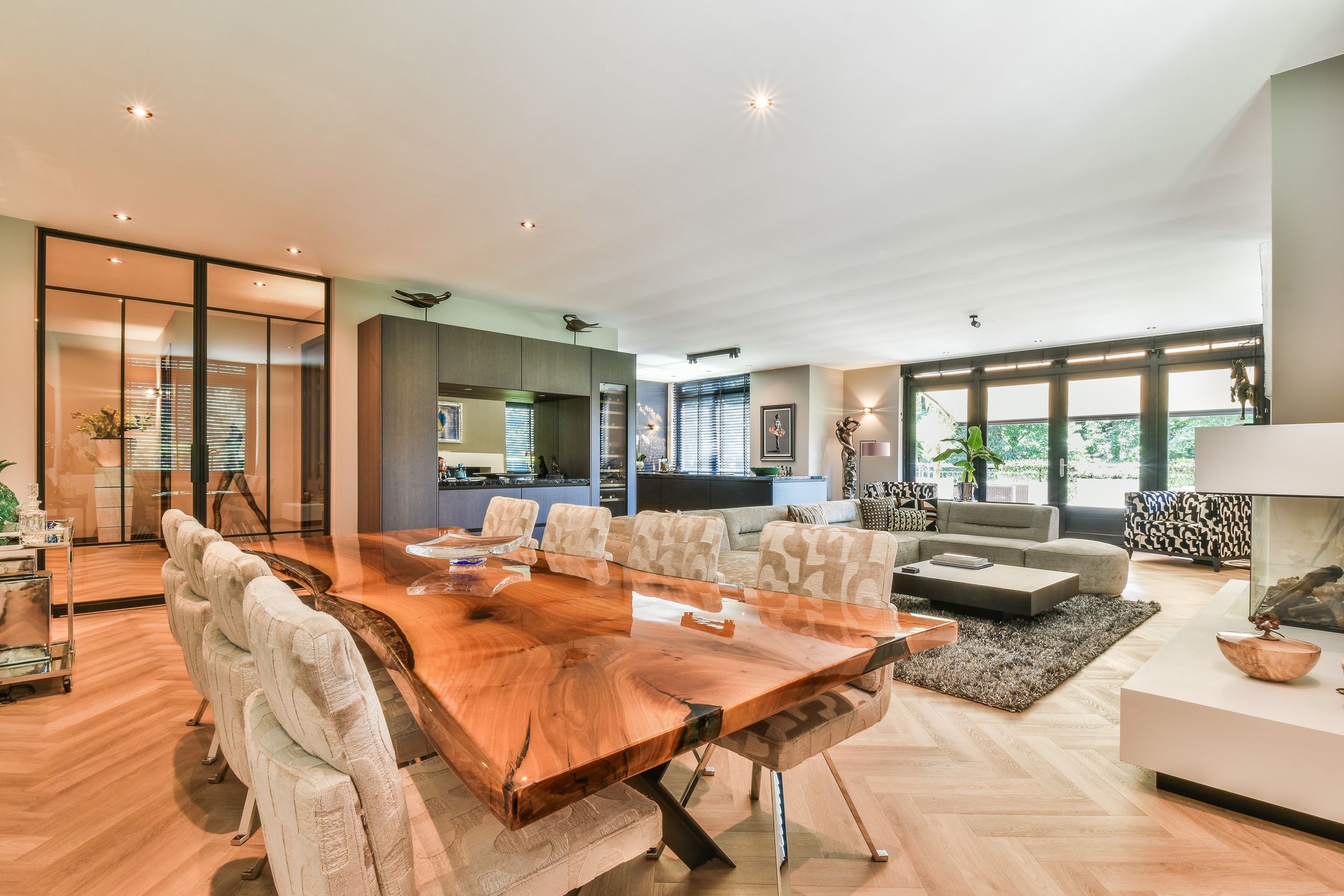 Foto 9 van Rijksweg-West 10-G