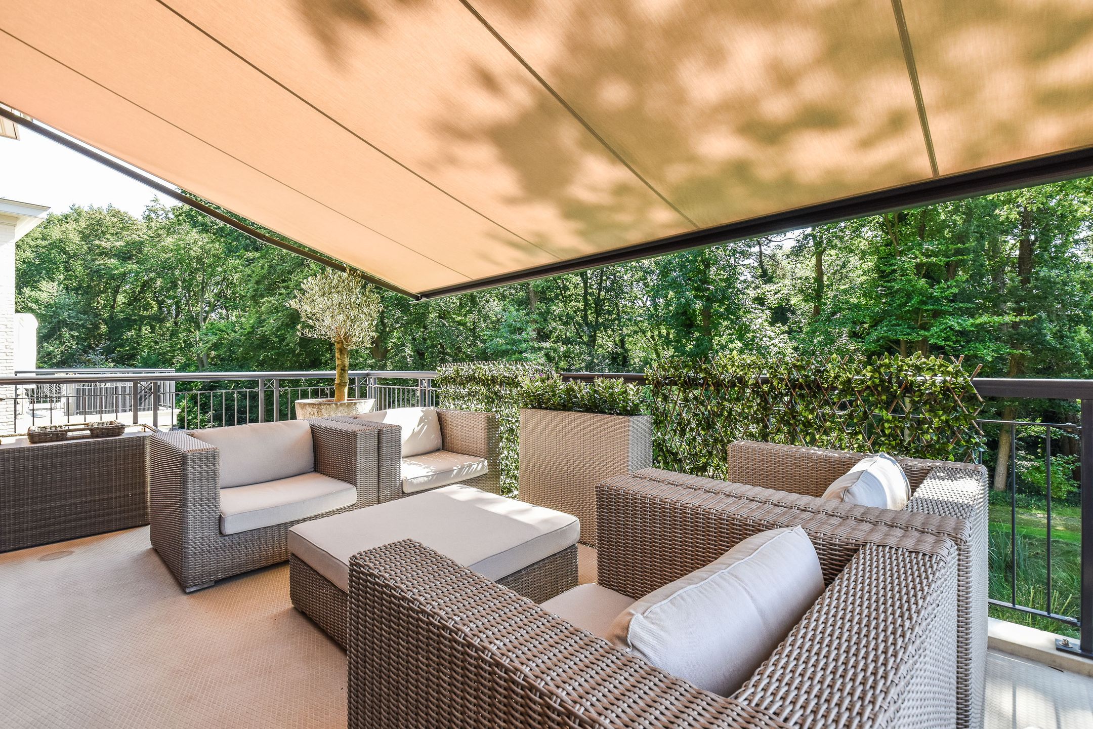 Foto 21 van Rijksweg-West 10-G