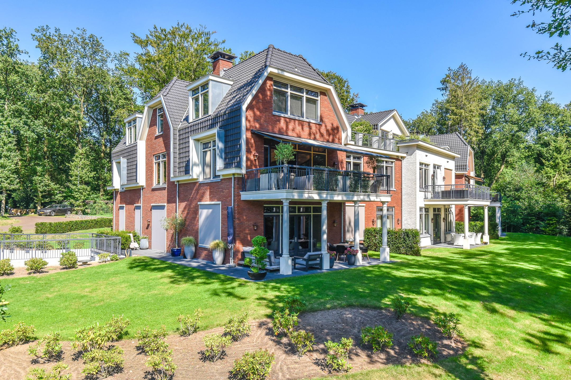 Foto 39 van Rijksweg-West 10-G