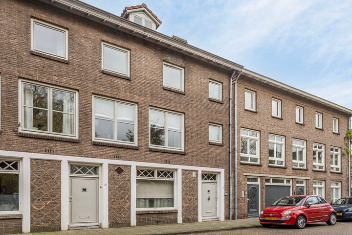 Bekijk foto 42 van Emmaplein 9