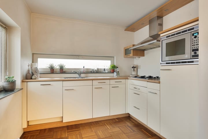 Photo 12 of Fien de la Marstraat 2